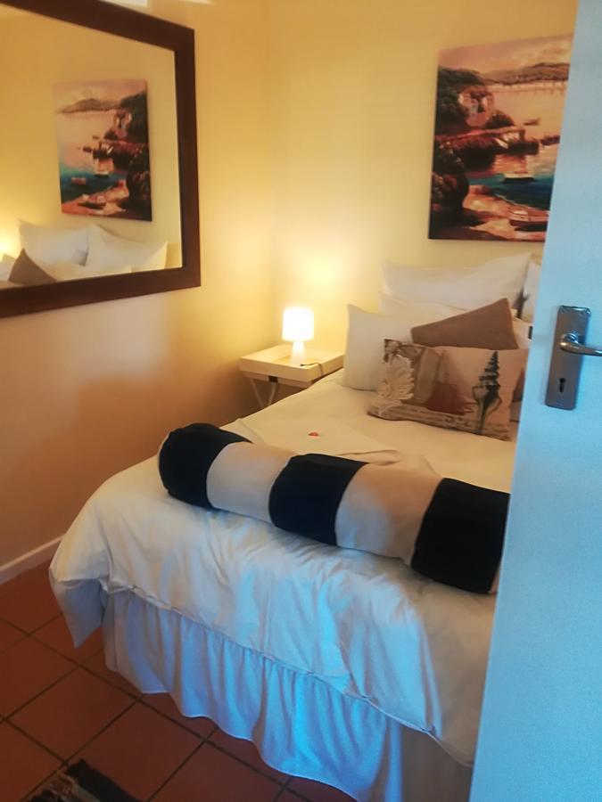 Lighthouse Accommodation East London Bagian luar foto